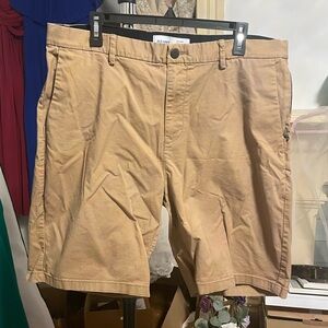 Old Navy Men's Khaki Flat Front Shorts